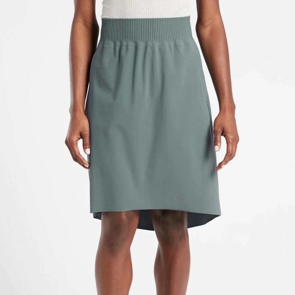 Athleta Cosmic skirt bluish gray side pockets size XS